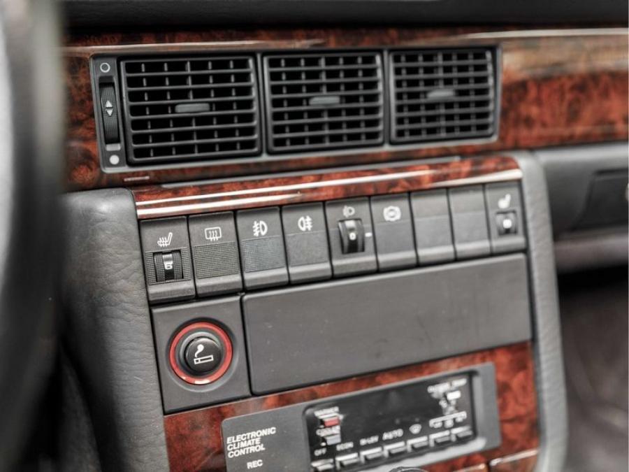 Детали интерьера Audi V8 1990 года  (EU) (фото 77 из 84)